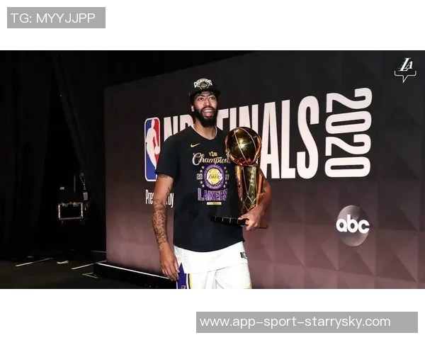 安东尼戴维斯表现出色14投8中砍下25分助球队获胜并贡献多项数据