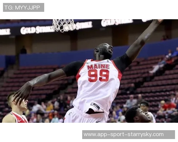 科塔全场拼搏表现出色16投7中贡献14分9板3助并抢下6个前场板 科塔全场拼搏表现出色16投7中贡献14分9板3助并抢下6个前场板